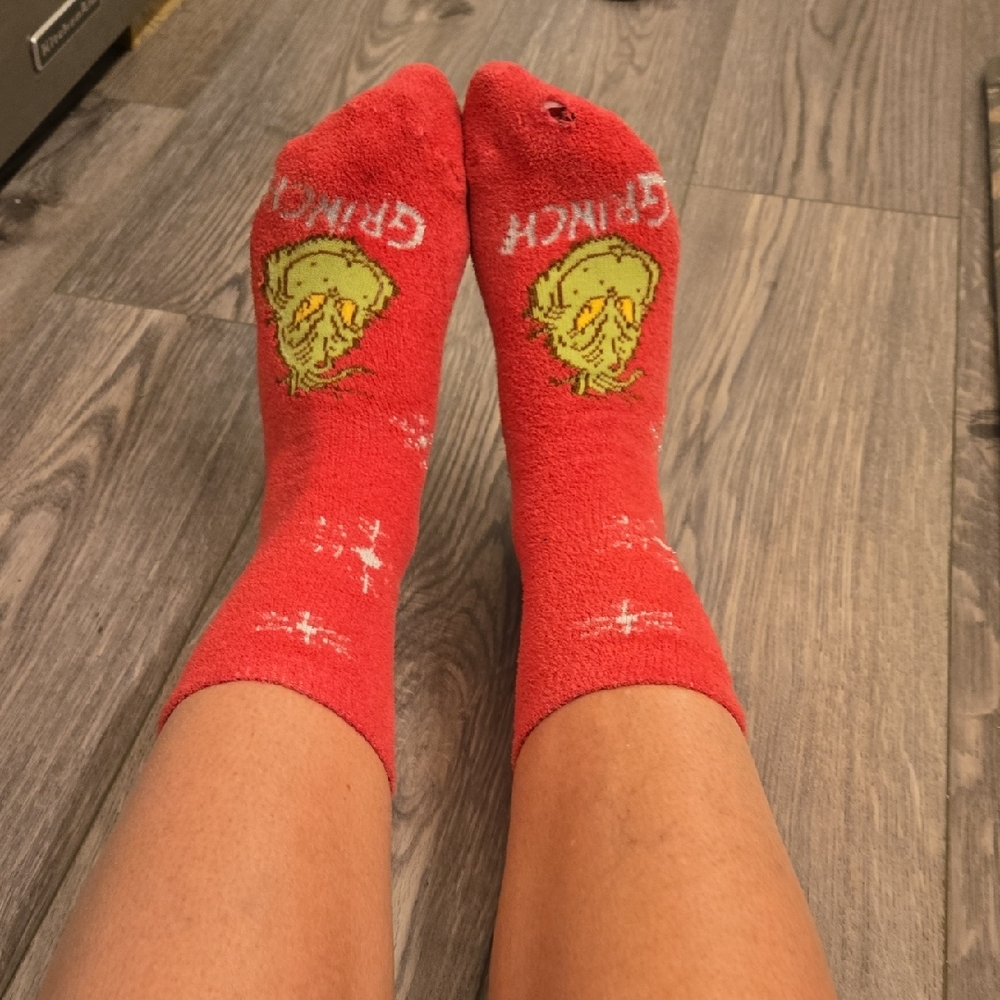 WELL WORN PINK Grinch Women's Socks